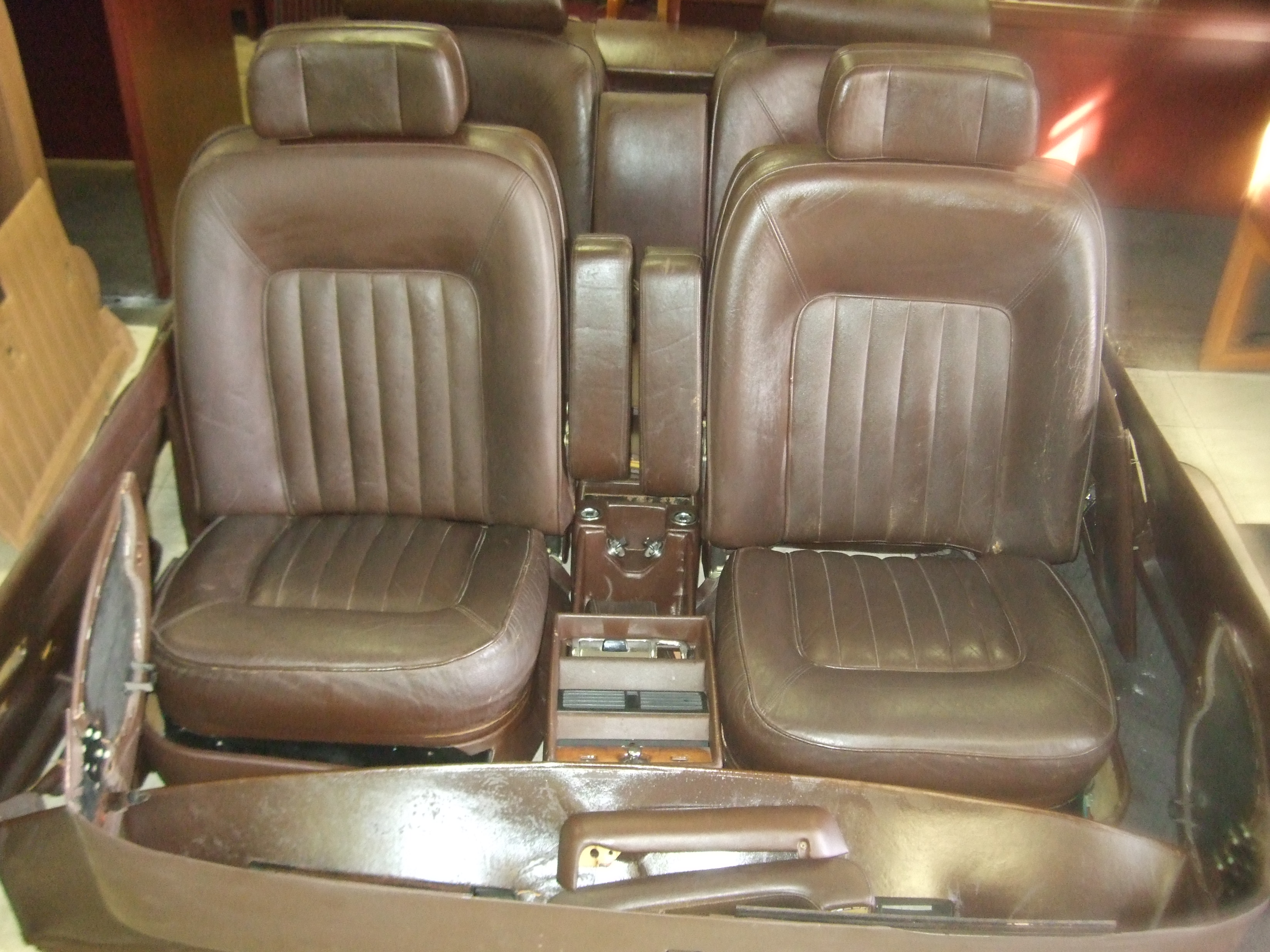 (image for) Entire Interior 1982 Spur